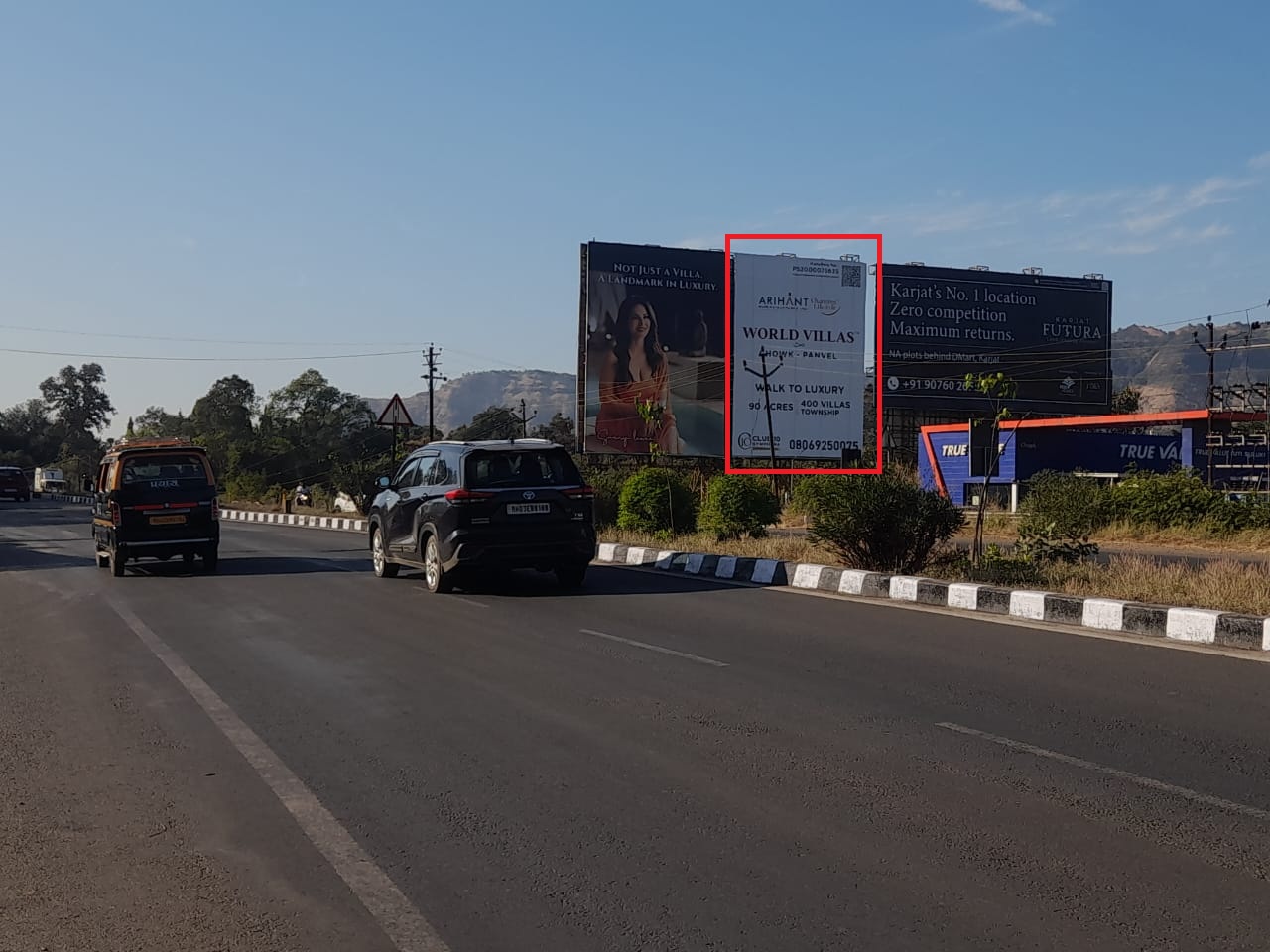 pune highway chouk Gaon hoarding